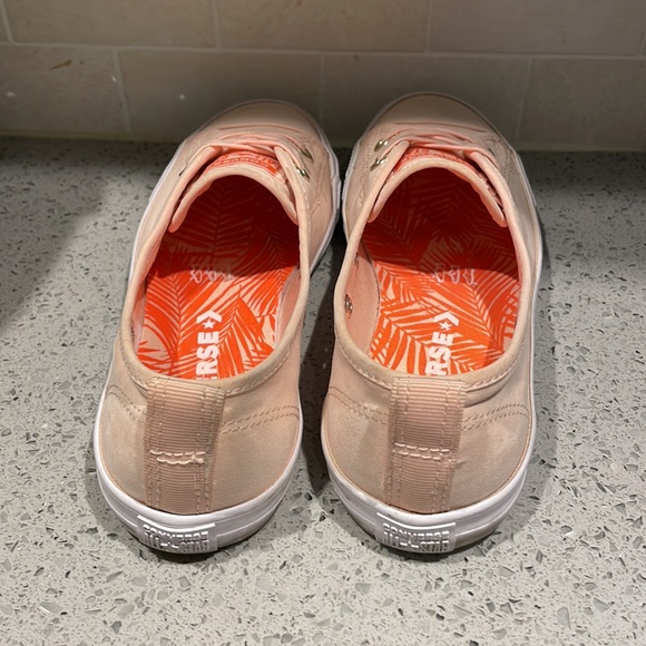 Converse slip ons - size 5.5 - Picture 5 of 6